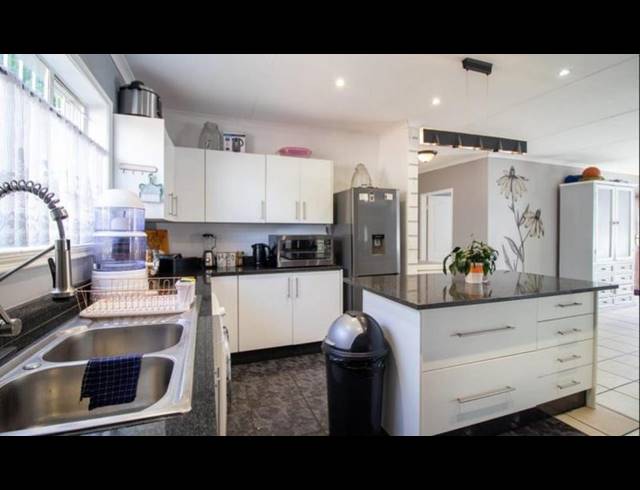 3 BEDROOM HOUSE FOR SALE IN RISANA